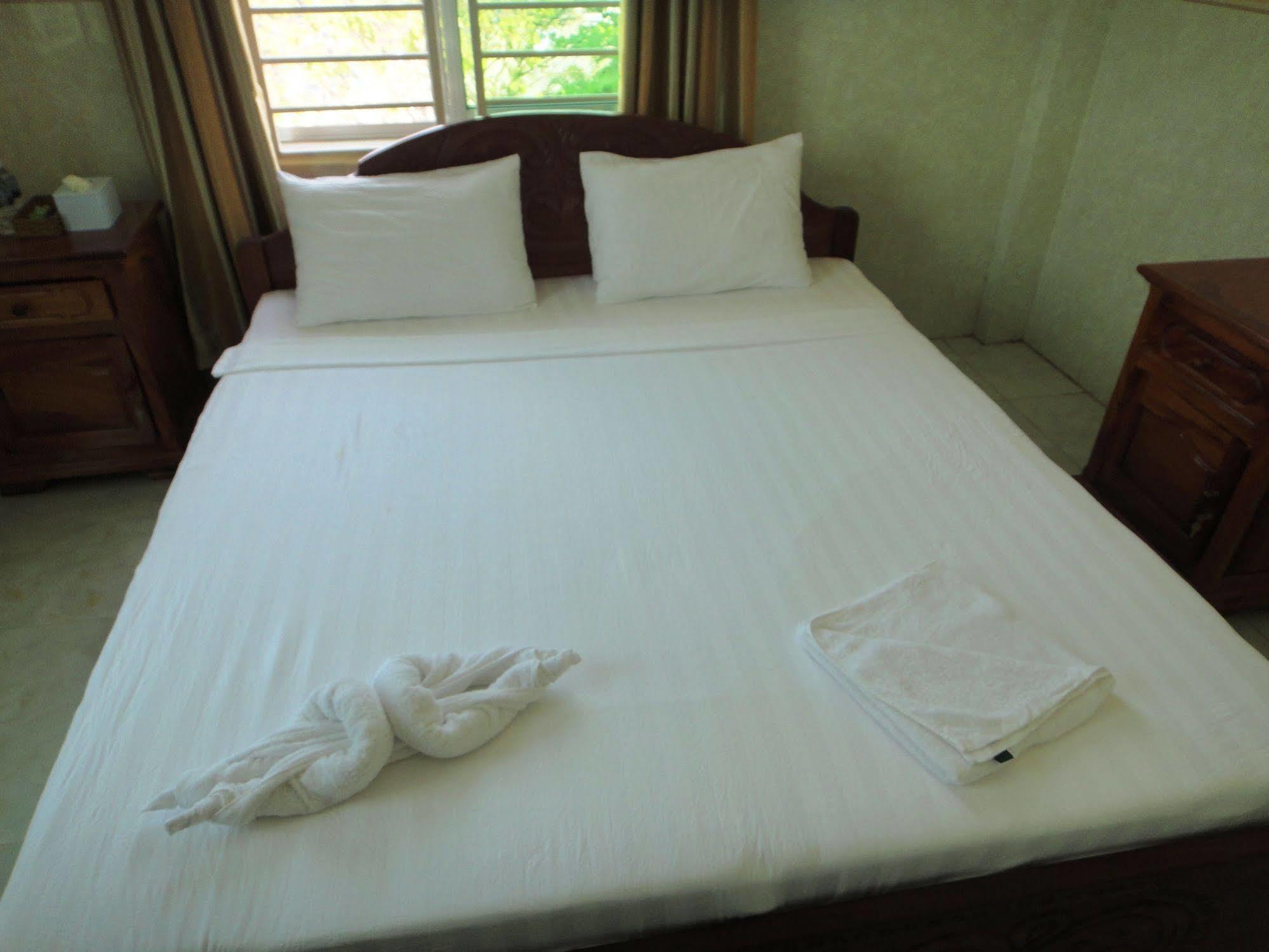 Borey Vatanac Guesthouse Kampot Exterior foto