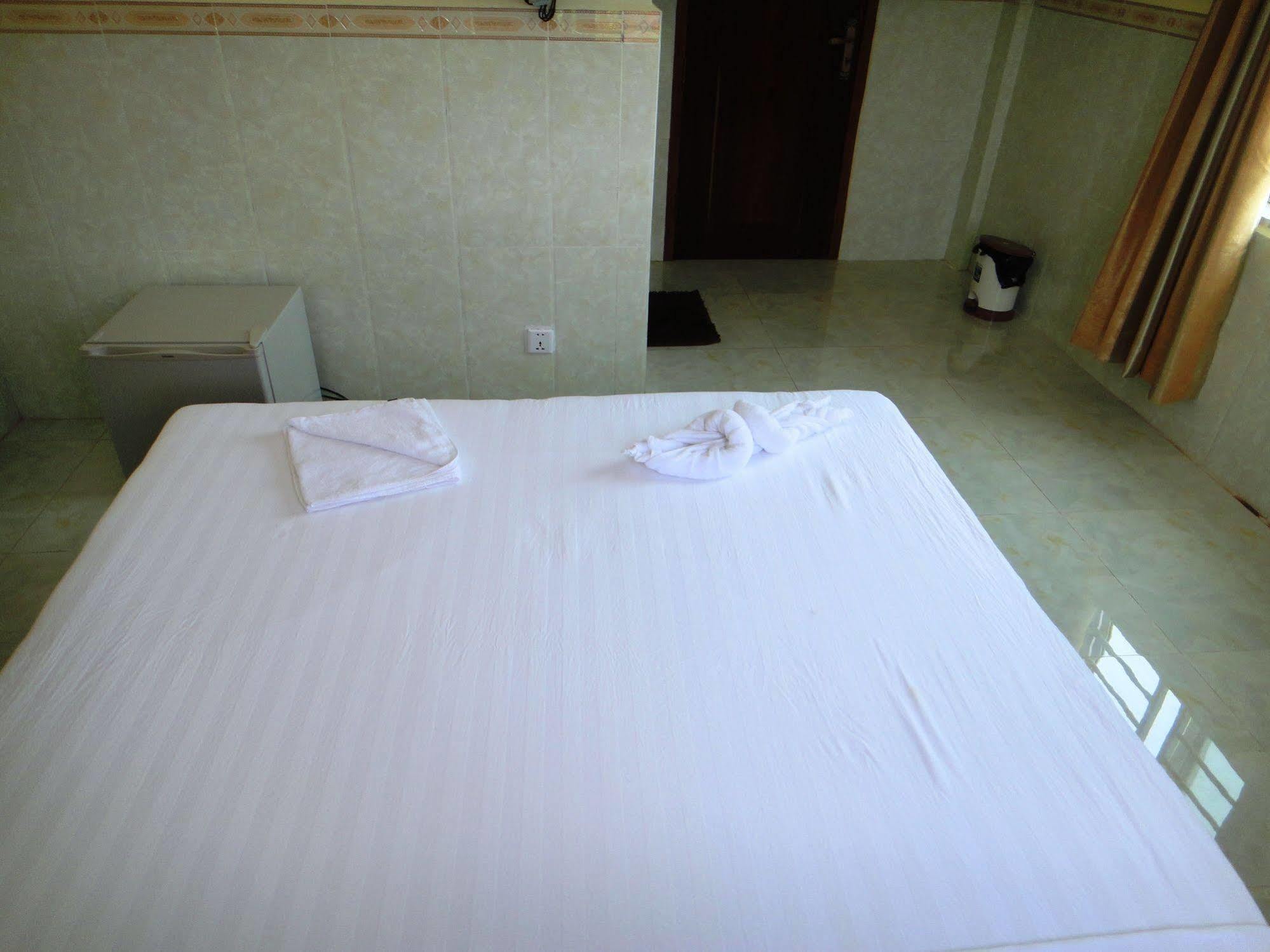 Borey Vatanac Guesthouse Kampot Exterior foto